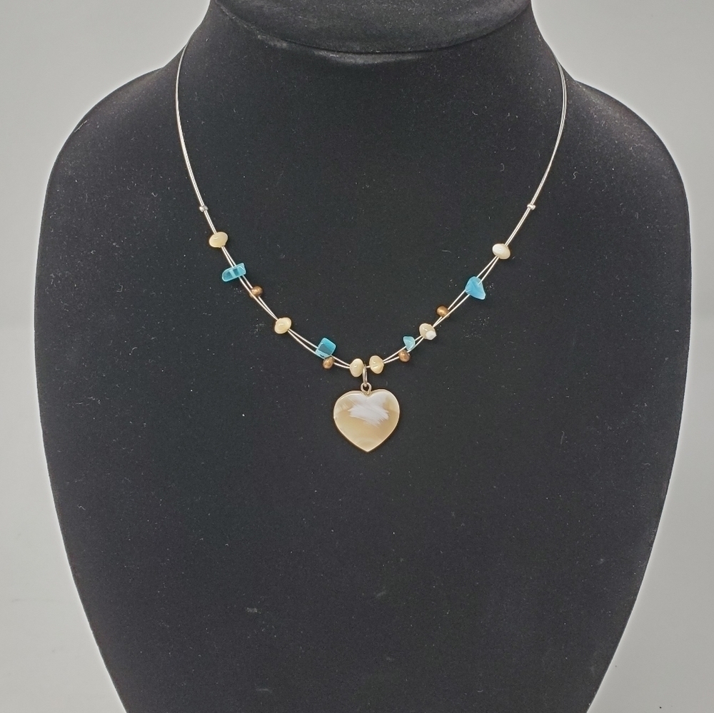 Heart Shell Necklace - Picture 1 of 8
